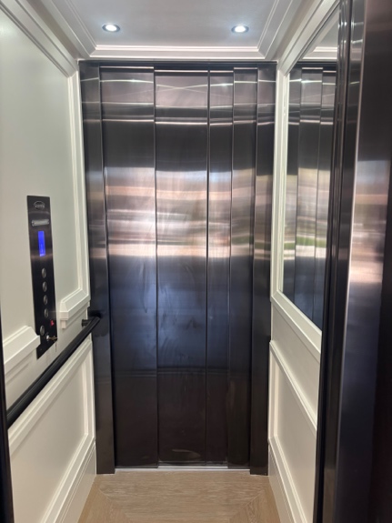 Garaventa MR, 3 speed doors, 2-stop, Sarasota, Florida — photo 1